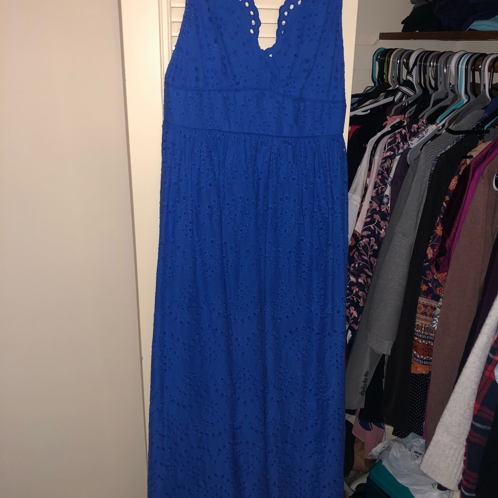 LuLus Floor length Blue dress. V-neck. Size M.